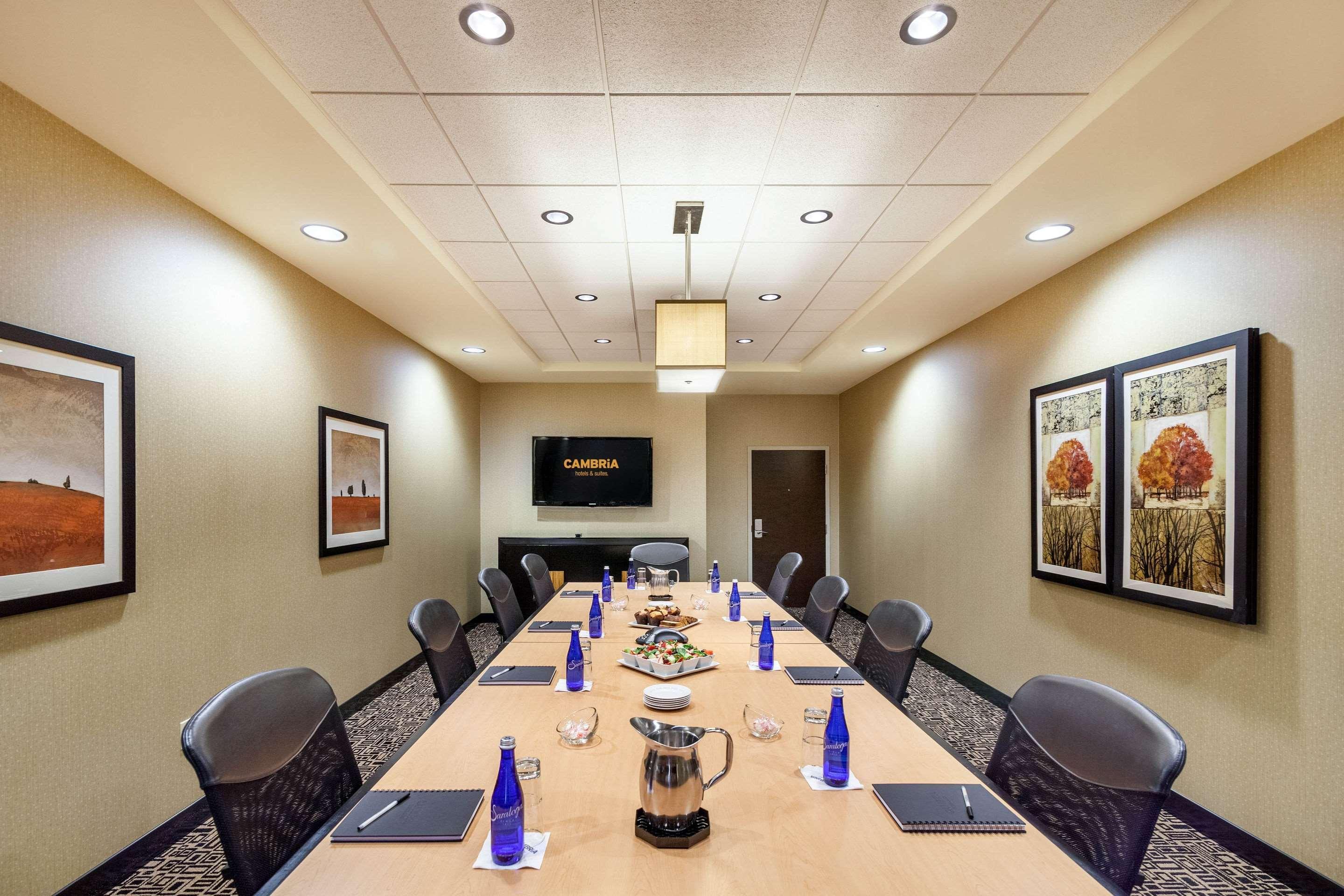 Cambria Hotel Pittsburgh - Downtown Bagian luar foto
