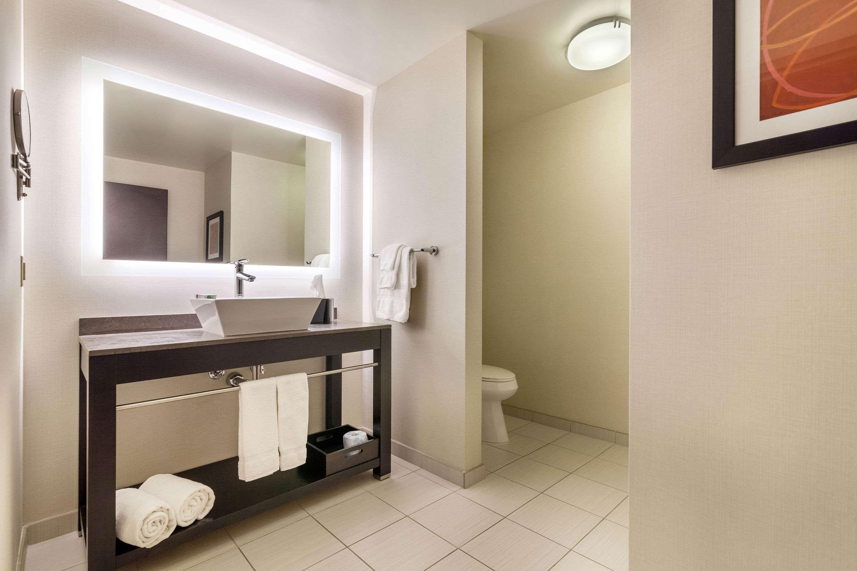 Cambria Hotel Pittsburgh - Downtown Bagian luar foto